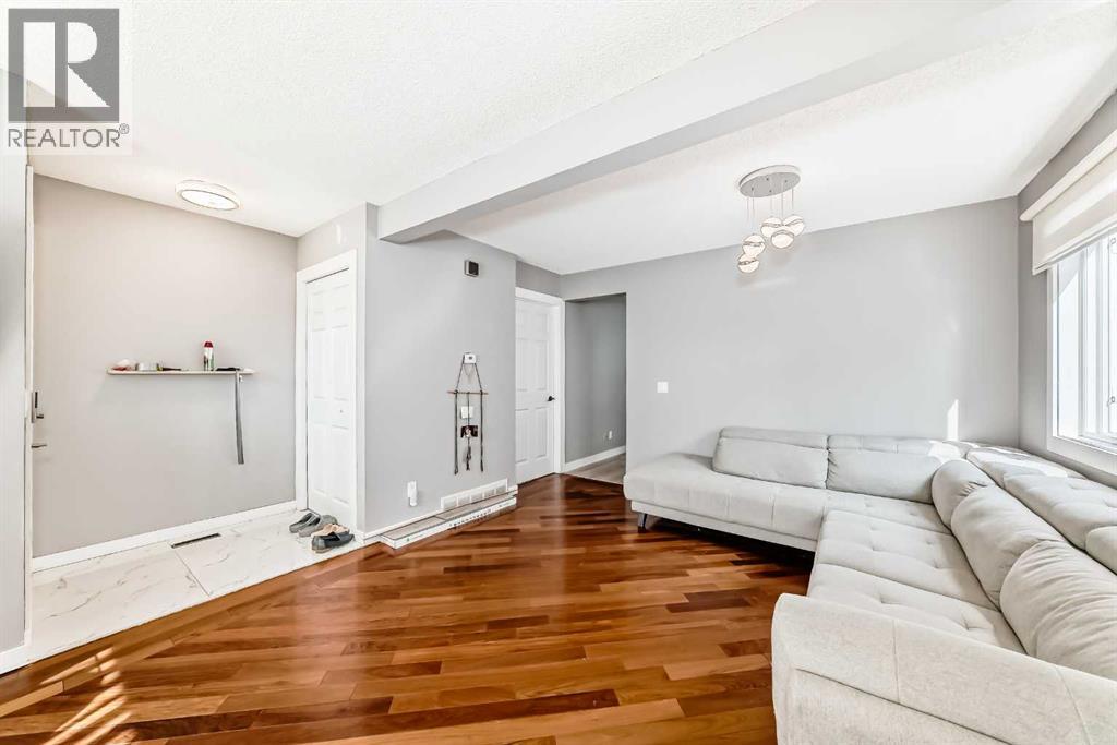 7 Martinview Crescent, Calgary, Alberta  T3J 2S2 - Photo 14 - A2246621