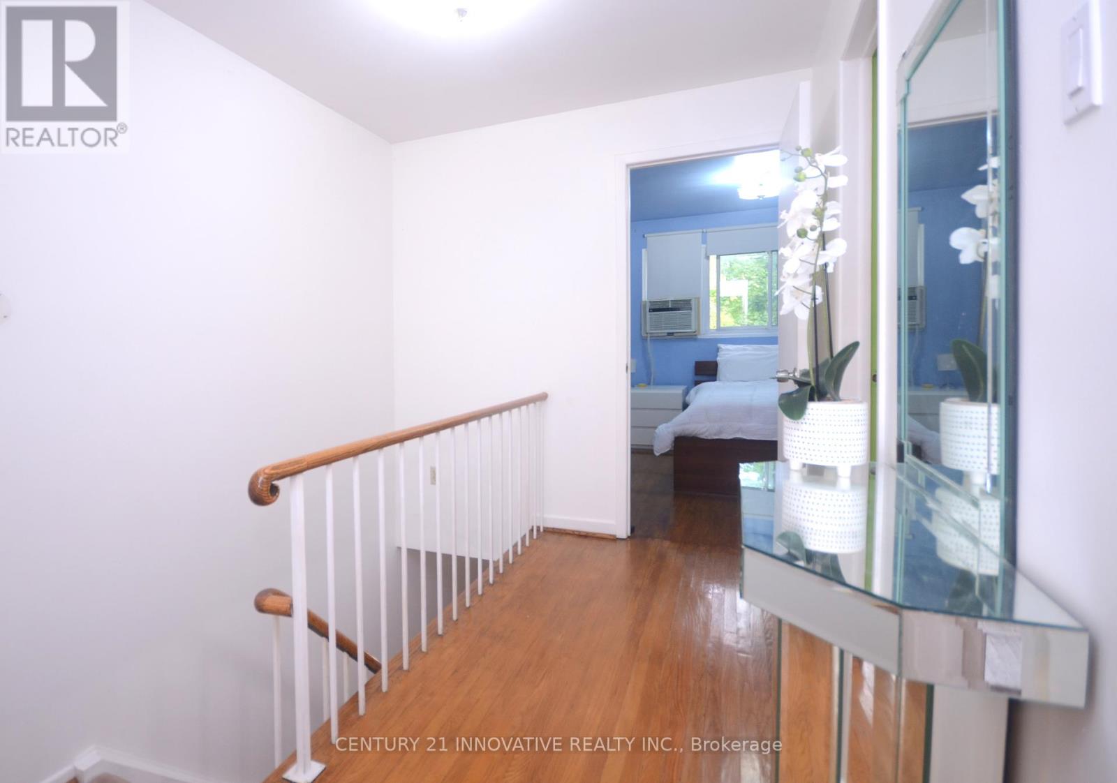 9 Candy Courtway, Toronto, Ontario  M2R 2Y7 - Photo 7 - C12399046