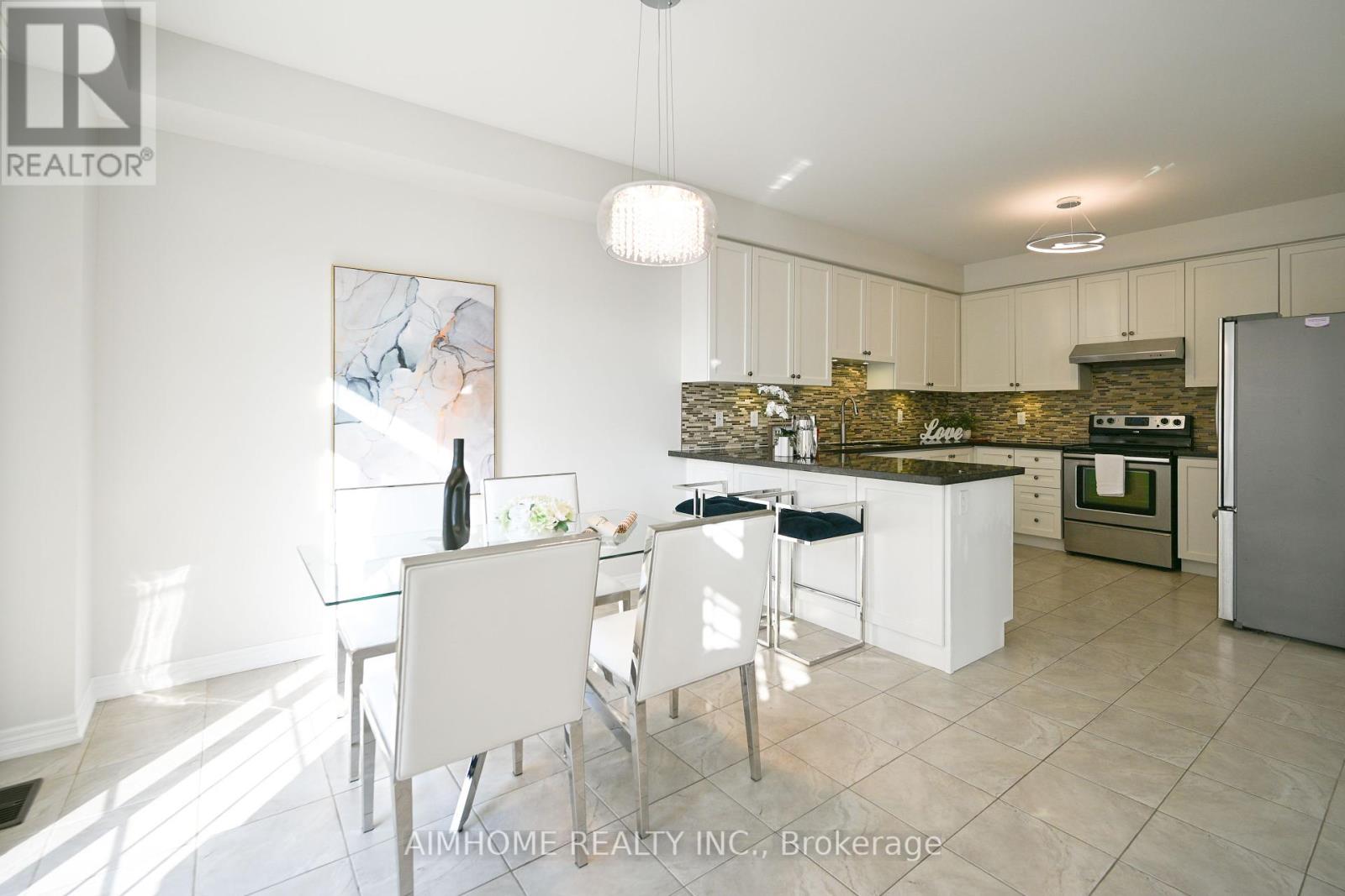 116 Landsdown Crescent, Markham, Ontario  L6E 0M8 - Photo 13 - N12399042