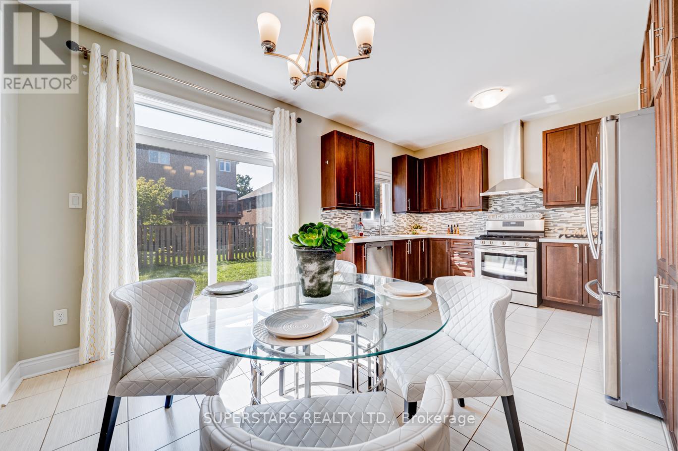 46 Majesty Boulevard, Barrie, Ontario  L4M 0E4 - Photo 10 - S12399034