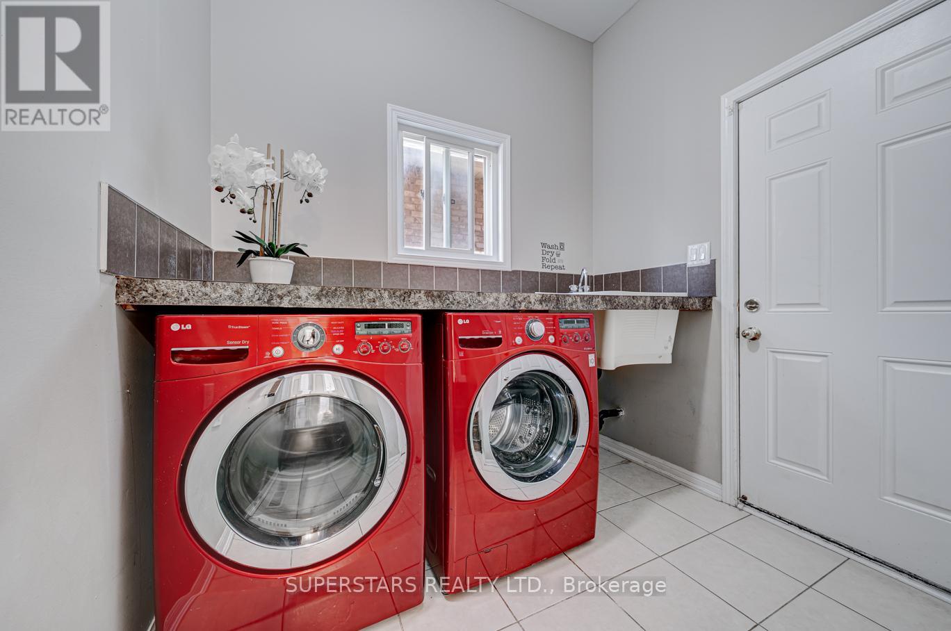 46 Majesty Boulevard, Barrie, Ontario  L4M 0E4 - Photo 13 - S12399034