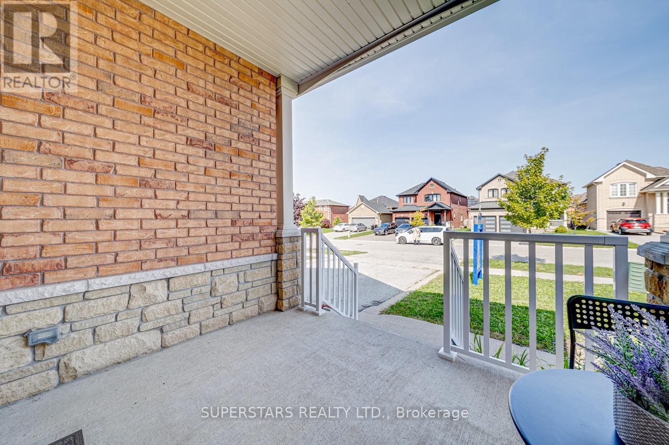 46 Majesty Boulevard, Barrie, Ontario  L4M 0E4 - Photo 3 - S12399034