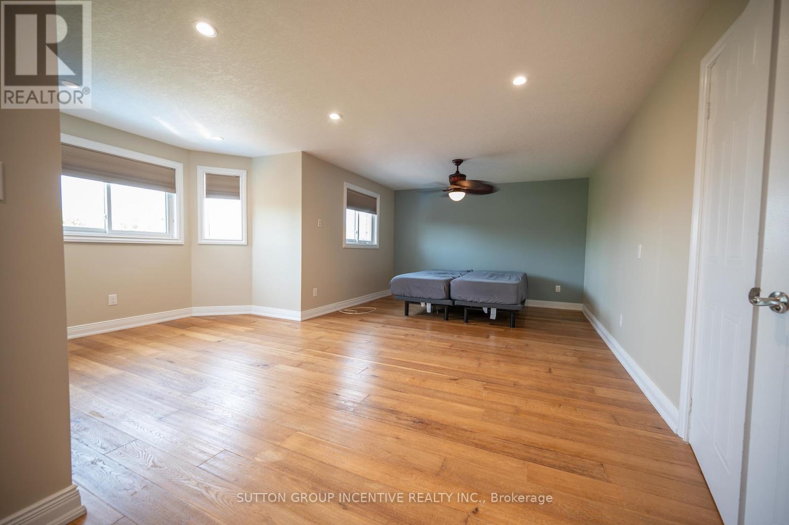 10 Gordon Court, Barrie, Ontario  L4N 7A4 - Photo 21 - S12399065
