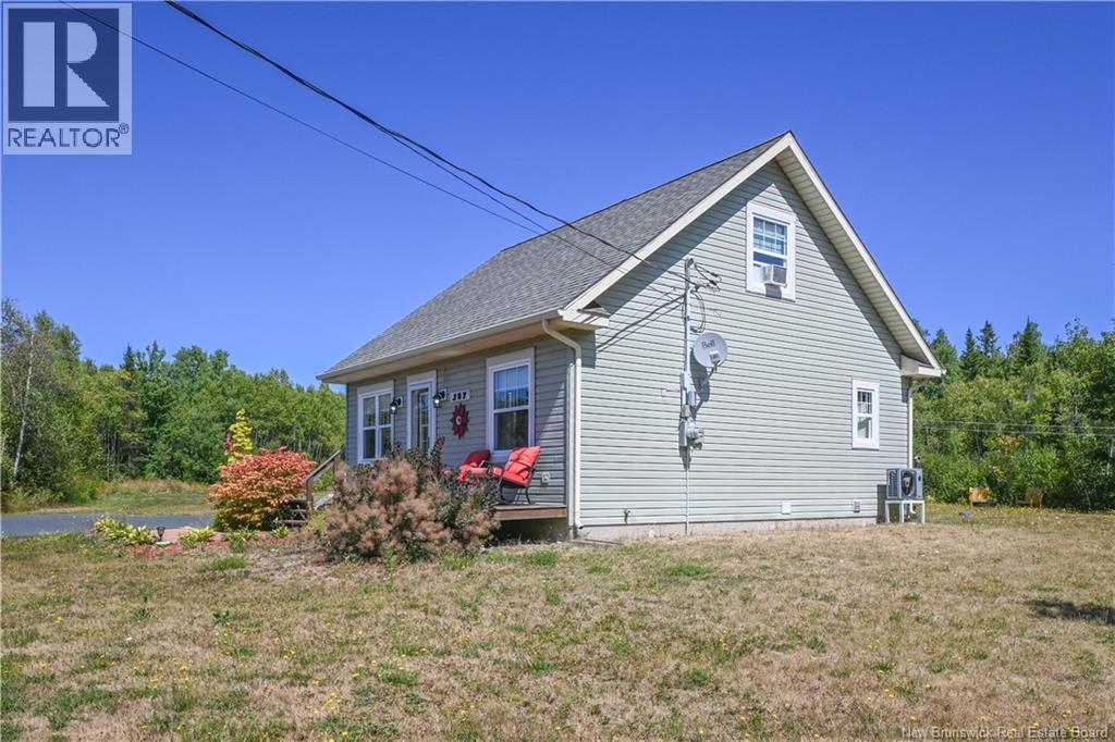 187 Saint-Simon Road, Caraquet, New Brunswick  E1W 1B3 - Photo 4 - NB117531