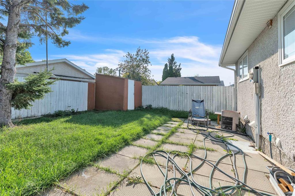 51 Hiddleston Crescent, Winnipeg, Manitoba  R2P 0T3 - Photo 31 - 202522894
