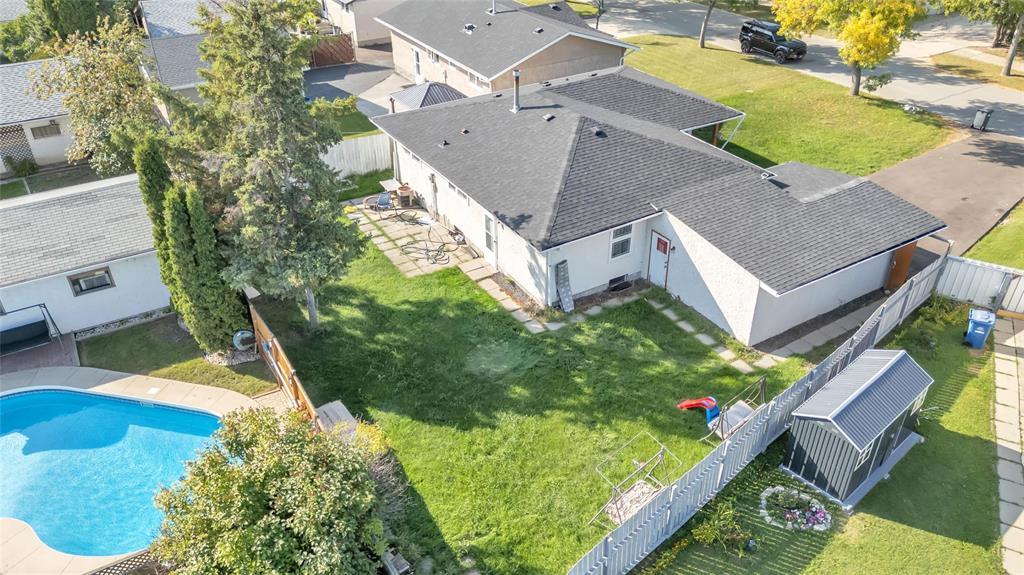 51 Hiddleston Crescent, Winnipeg, Manitoba  R2P 0T3 - Photo 6 - 202522894