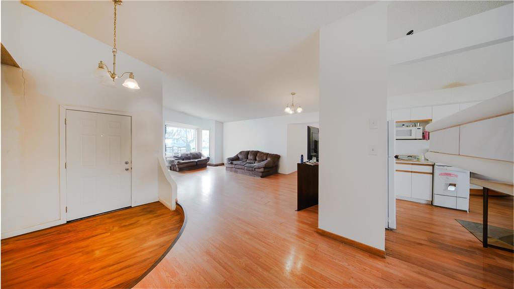 40 Prelest Place, Winnipeg, Manitoba  R2P 2R3 - Photo 7 - 202522926