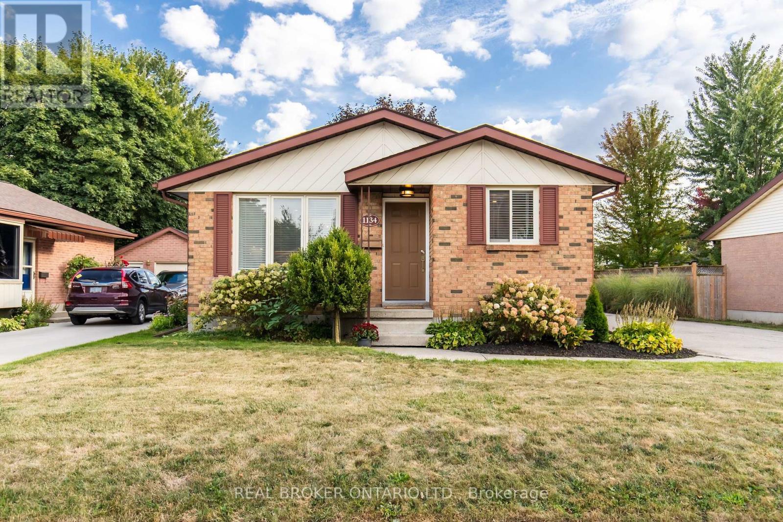 1134 Mohawk Street, Woodstock (Woodstock - North), Ontario  N4T 1A8 - Photo 1 - X12399049