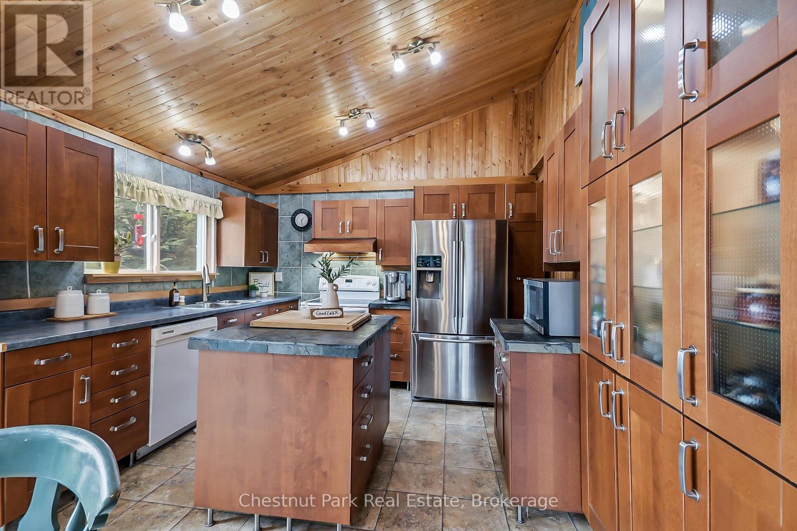 501 North Bay Lake Road, Perry (Emsdale), Ontario  P0A 1J0 - Photo 21 - X12399110