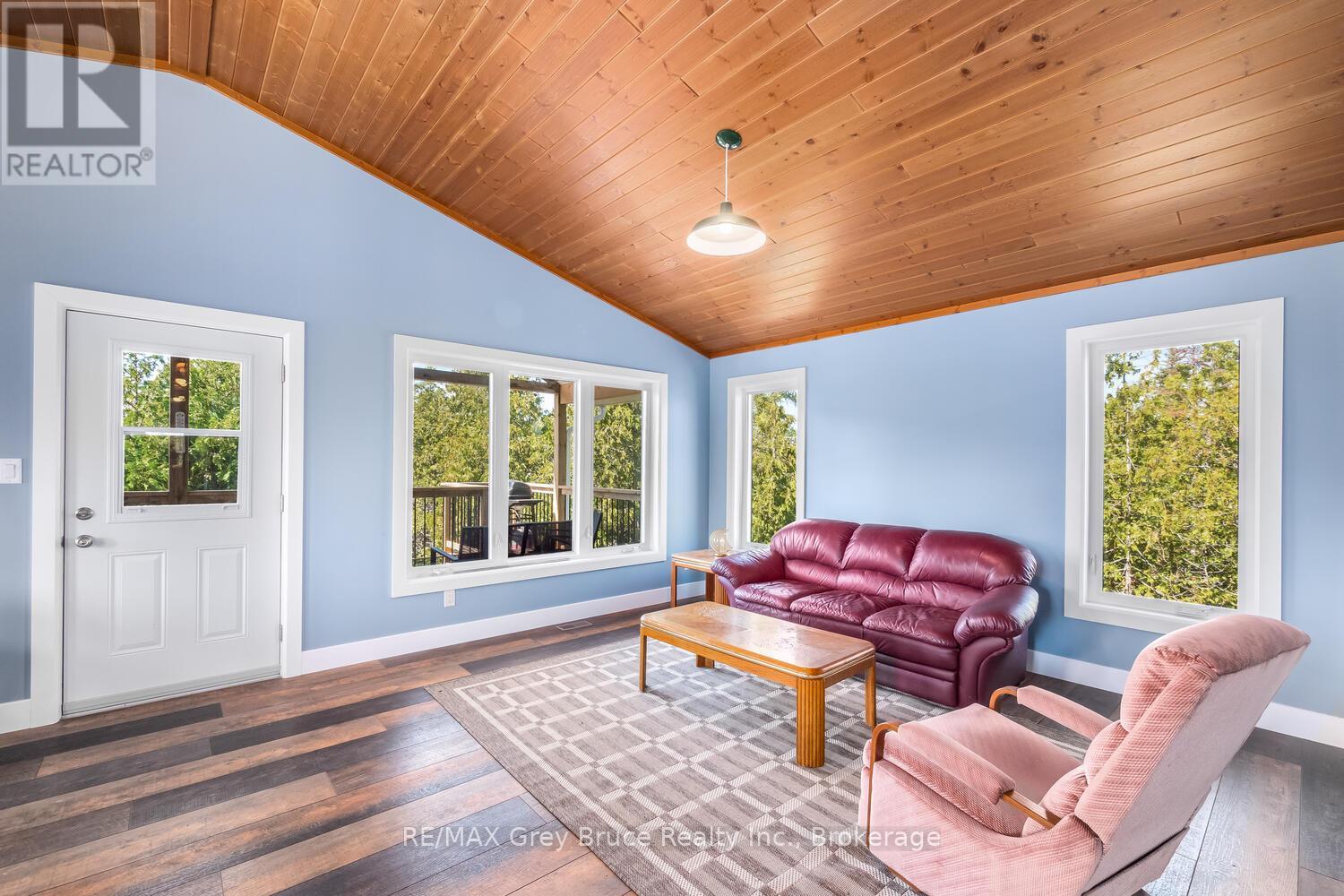 38 Bay Shore Avenue S, Northern Bruce Peninsula, Ontario  N0H 2R0 - Photo 25 - X12399127
