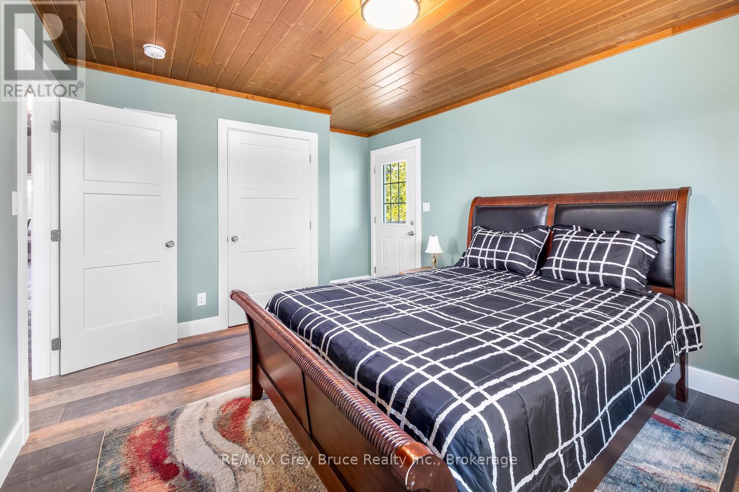 38 Bay Shore Avenue S, Northern Bruce Peninsula, Ontario  N0H 2R0 - Photo 29 - X12399127