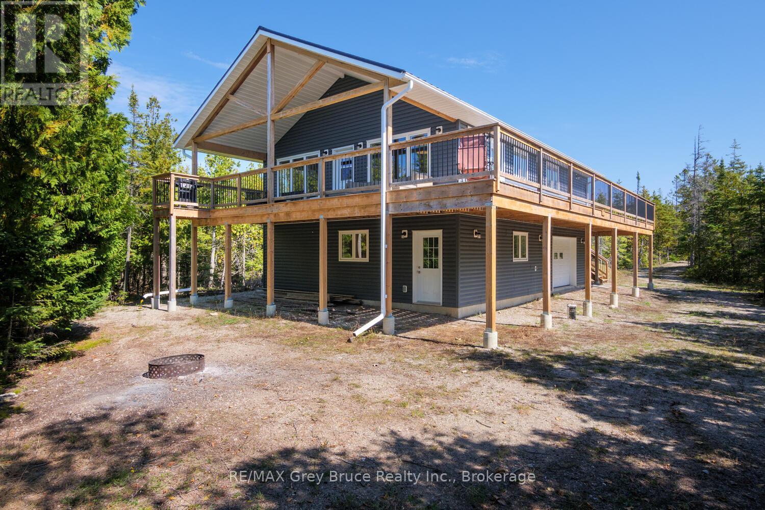 38 Bay Shore Avenue S, Northern Bruce Peninsula, Ontario  N0H 2R0 - Photo 4 - X12399127