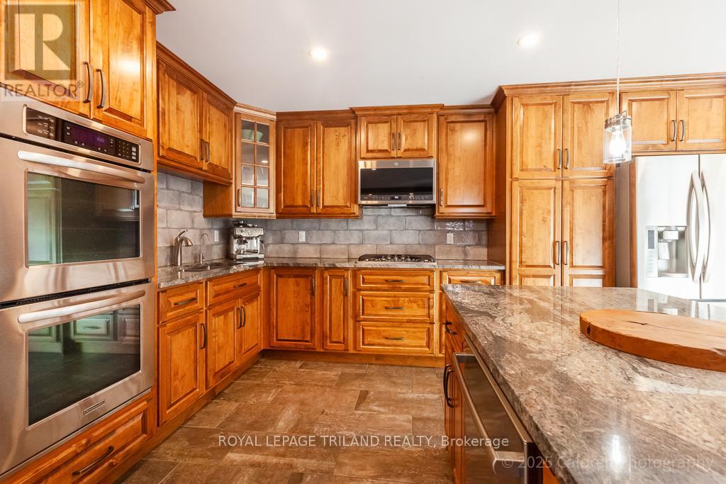 25 Monteith Avenue, Thames Centre, Ontario  N0M 2P0 - Photo 12 - X12399130