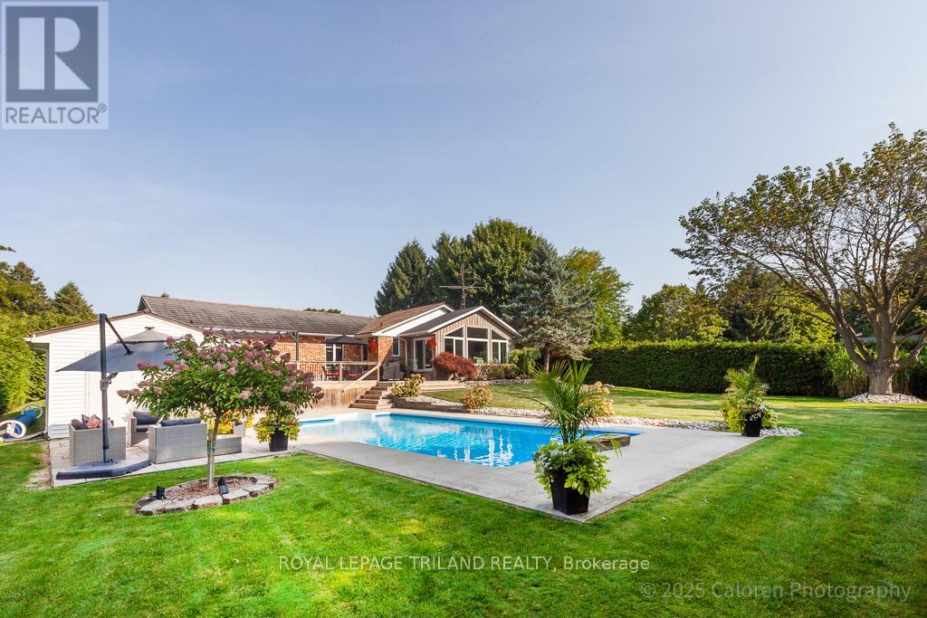 25 Monteith Avenue, Thames Centre, Ontario  N0M 2P0 - Photo 38 - X12399130