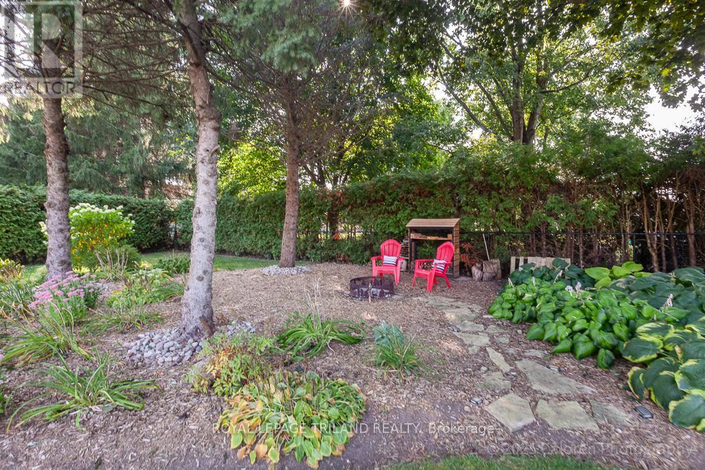 25 Monteith Avenue, Thames Centre, Ontario  N0M 2P0 - Photo 42 - X12399130