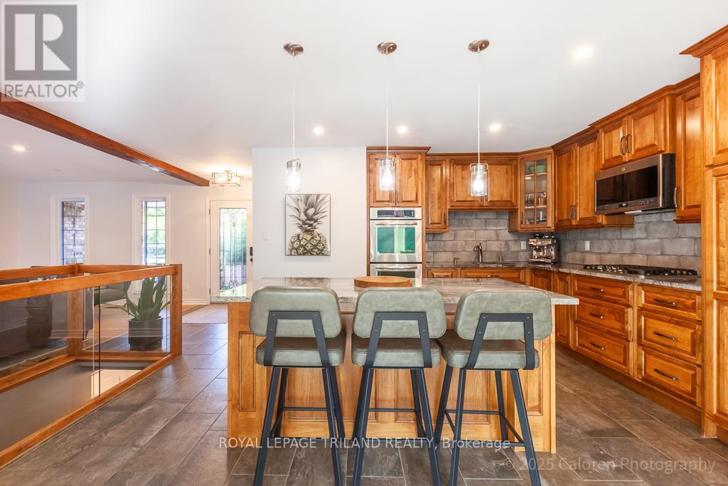 25 Monteith Avenue, Thames Centre, Ontario  N0M 2P0 - Photo 9 - X12399130