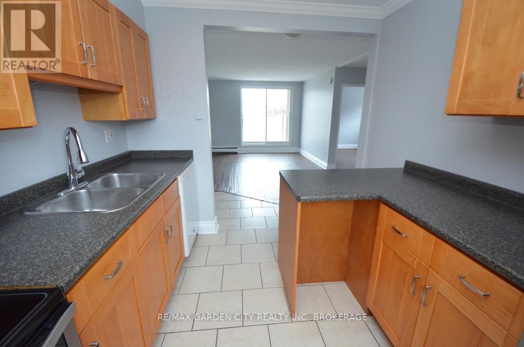 30 Cunningham Street, Thorold, Ontario  L2V 3K8 - Photo 15 - X12399097