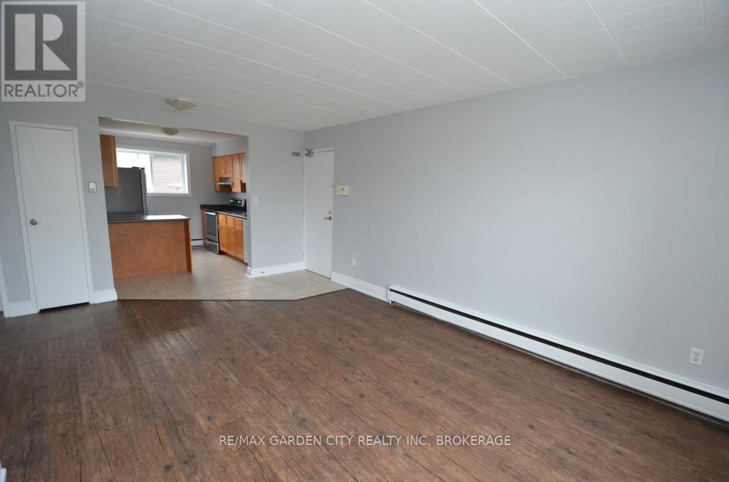 30 Cunningham Street, Thorold, Ontario  L2V 3K8 - Photo 16 - X12399097