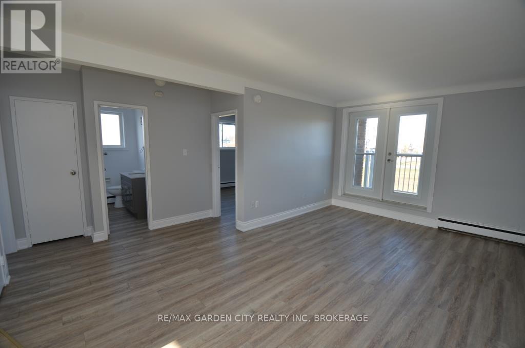 30 Cunningham Street, Thorold, Ontario  L2V 3K8 - Photo 17 - X12399097