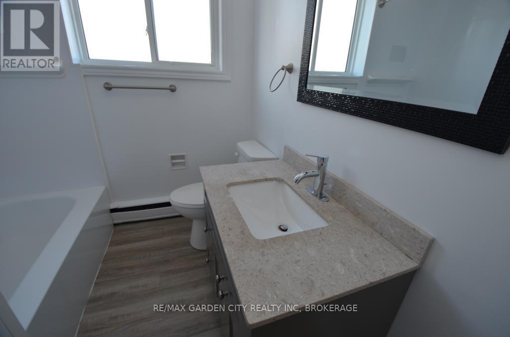 30 Cunningham Street, Thorold, Ontario  L2V 3K8 - Photo 18 - X12399097