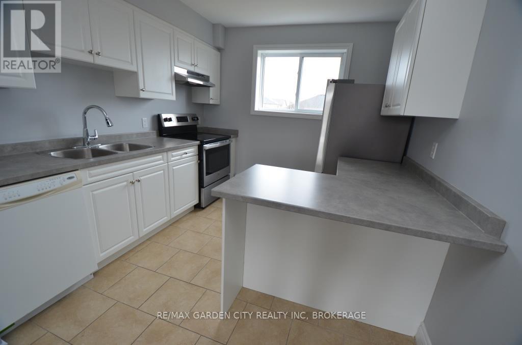 30 Cunningham Street, Thorold, Ontario  L2V 3K8 - Photo 19 - X12399097