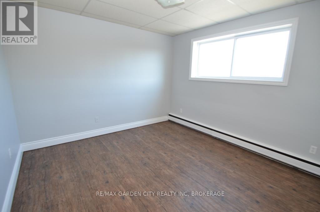 30 Cunningham Street, Thorold, Ontario  L2V 3K8 - Photo 21 - X12399097