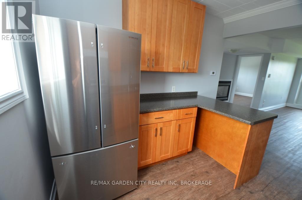 30 Cunningham Street, Thorold, Ontario  L2V 3K8 - Photo 27 - X12399097