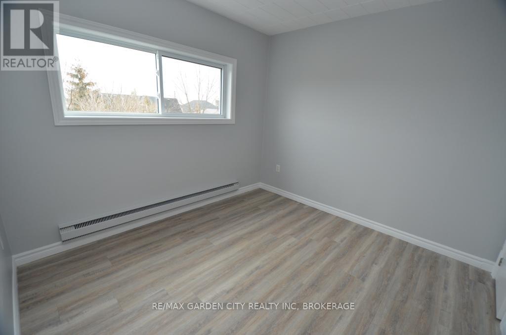 30 Cunningham Street, Thorold, Ontario  L2V 3K8 - Photo 31 - X12399097