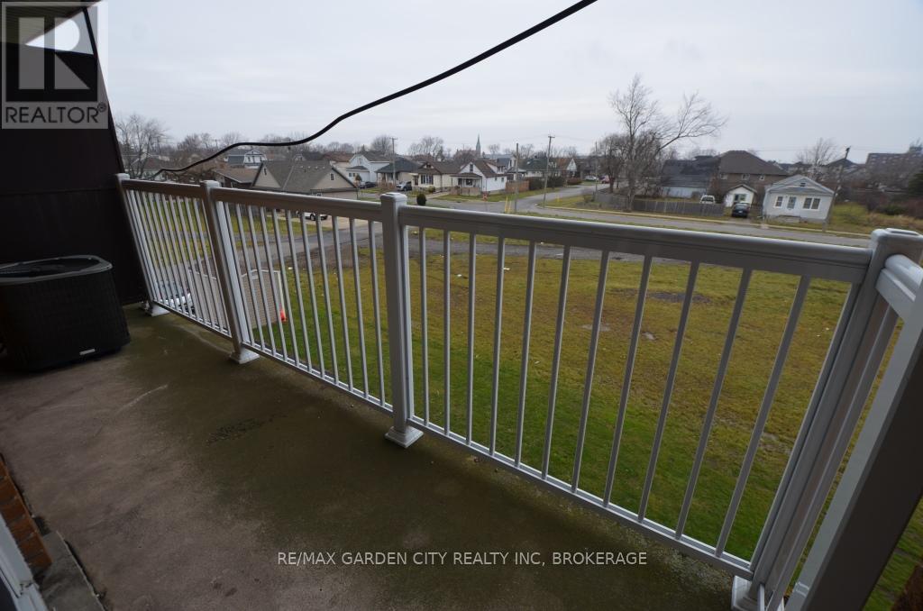 30 Cunningham Street, Thorold, Ontario  L2V 3K8 - Photo 34 - X12399097