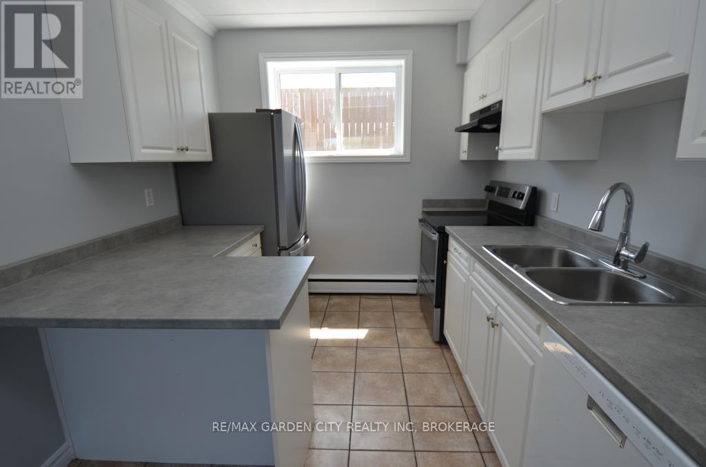 30 Cunningham Street, Thorold, Ontario  L2V 3K8 - Photo 36 - X12399097