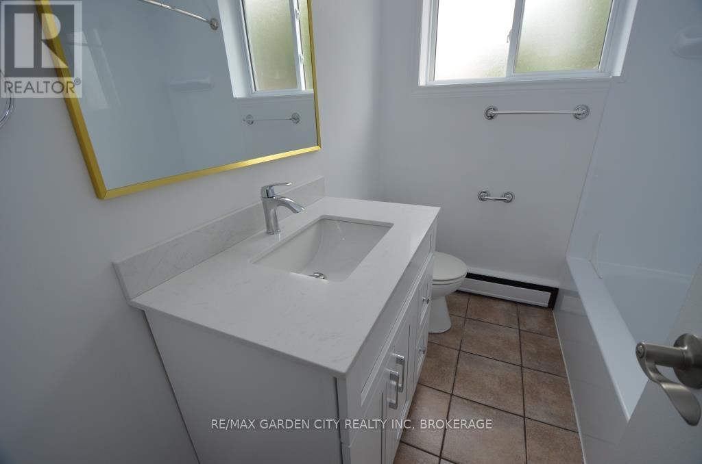 30 Cunningham Street, Thorold, Ontario  L2V 3K8 - Photo 38 - X12399097