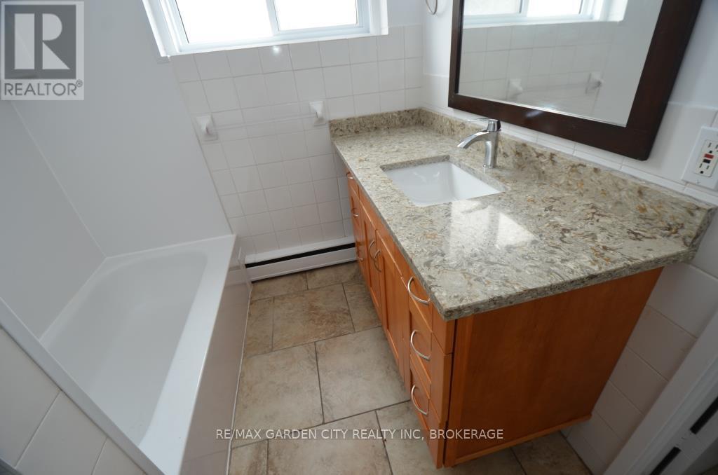 30 Cunningham Street, Thorold, Ontario  L2V 3K8 - Photo 43 - X12399097