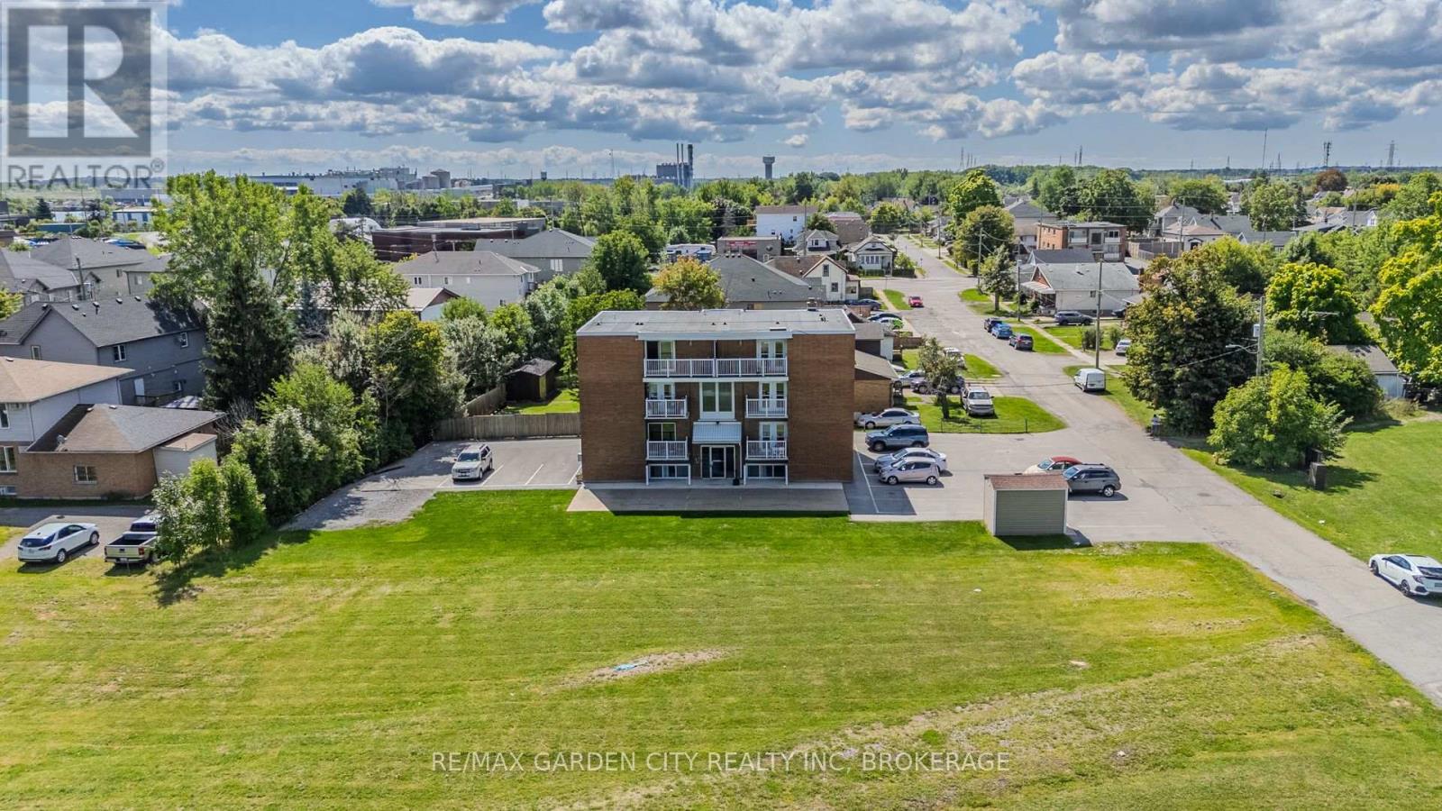 30 Cunningham Street, Thorold, Ontario  L2V 3K8 - Photo 5 - X12399097