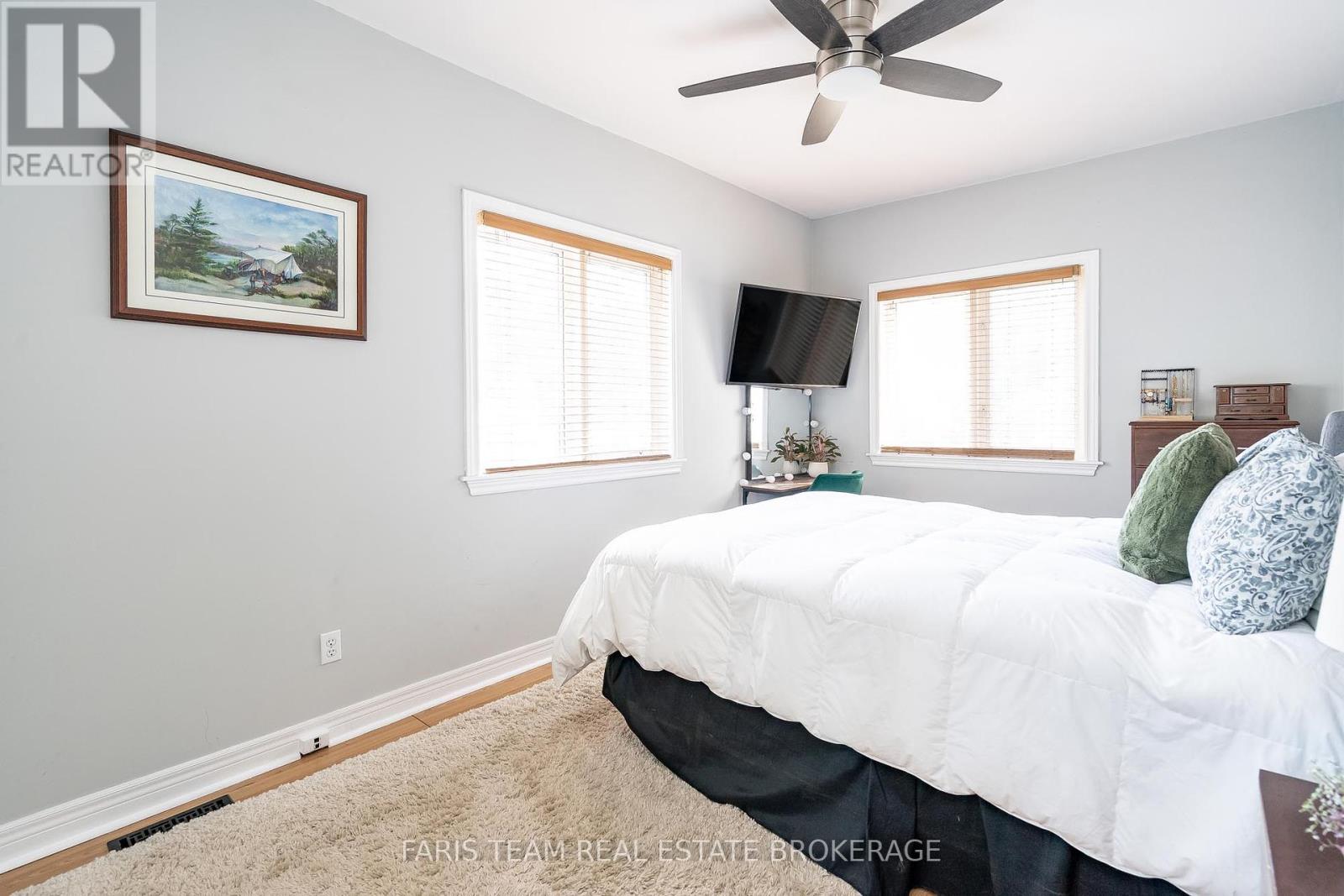 2108 Victoria Street, Innisfil, Ontario  L9S 1K4 - Photo 15 - N12399128