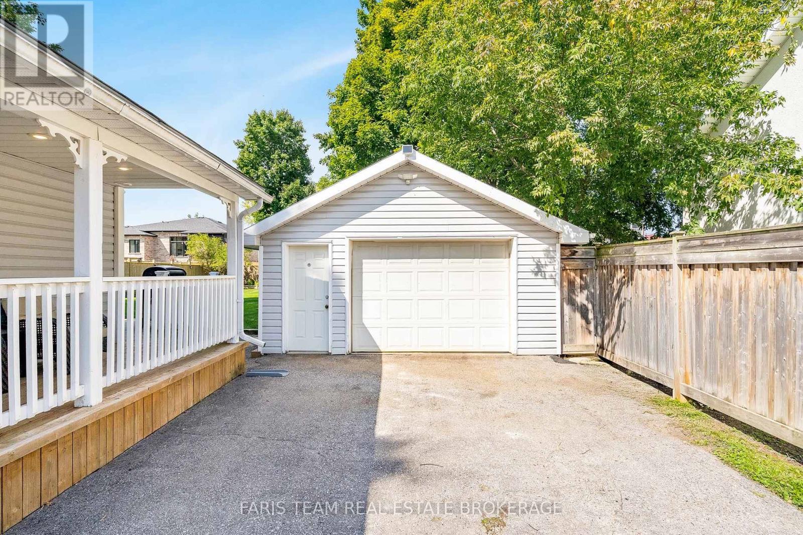 2108 Victoria Street, Innisfil, Ontario  L9S 1K4 - Photo 26 - N12399128
