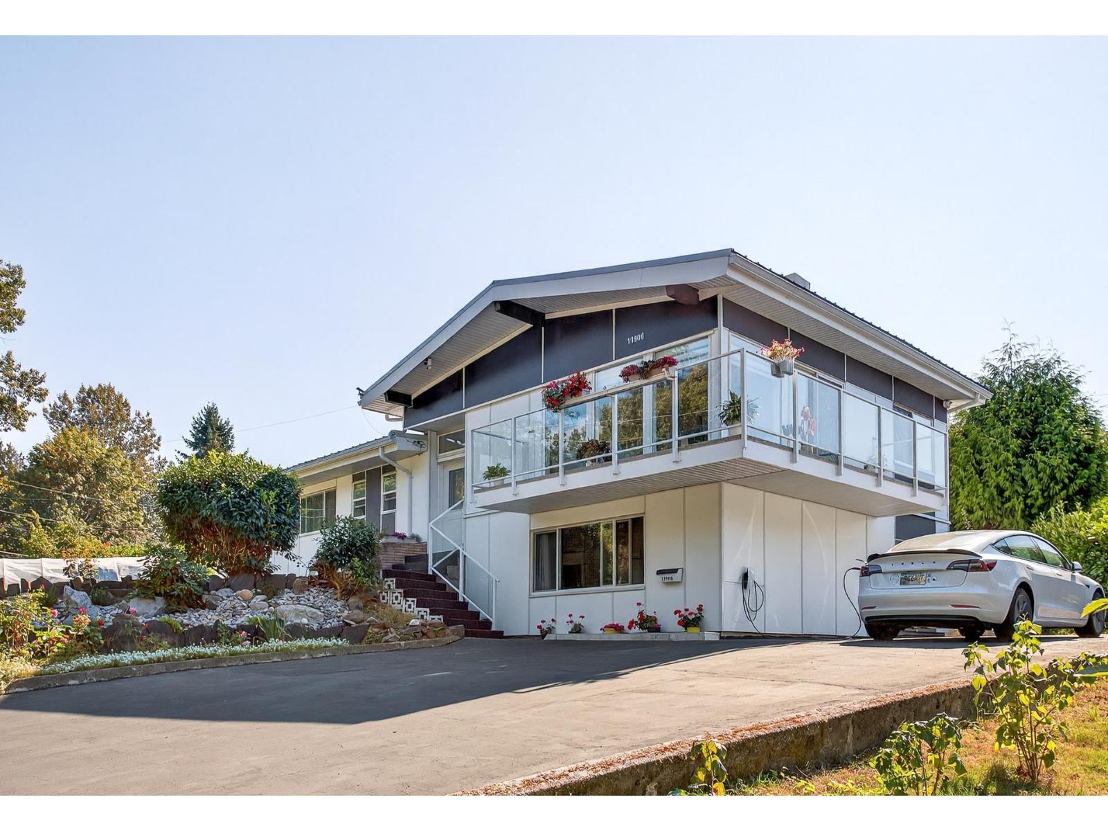 11906 100 Avenue, Surrey, British Columbia  V3V 2W1 - Photo 2 - R3046915