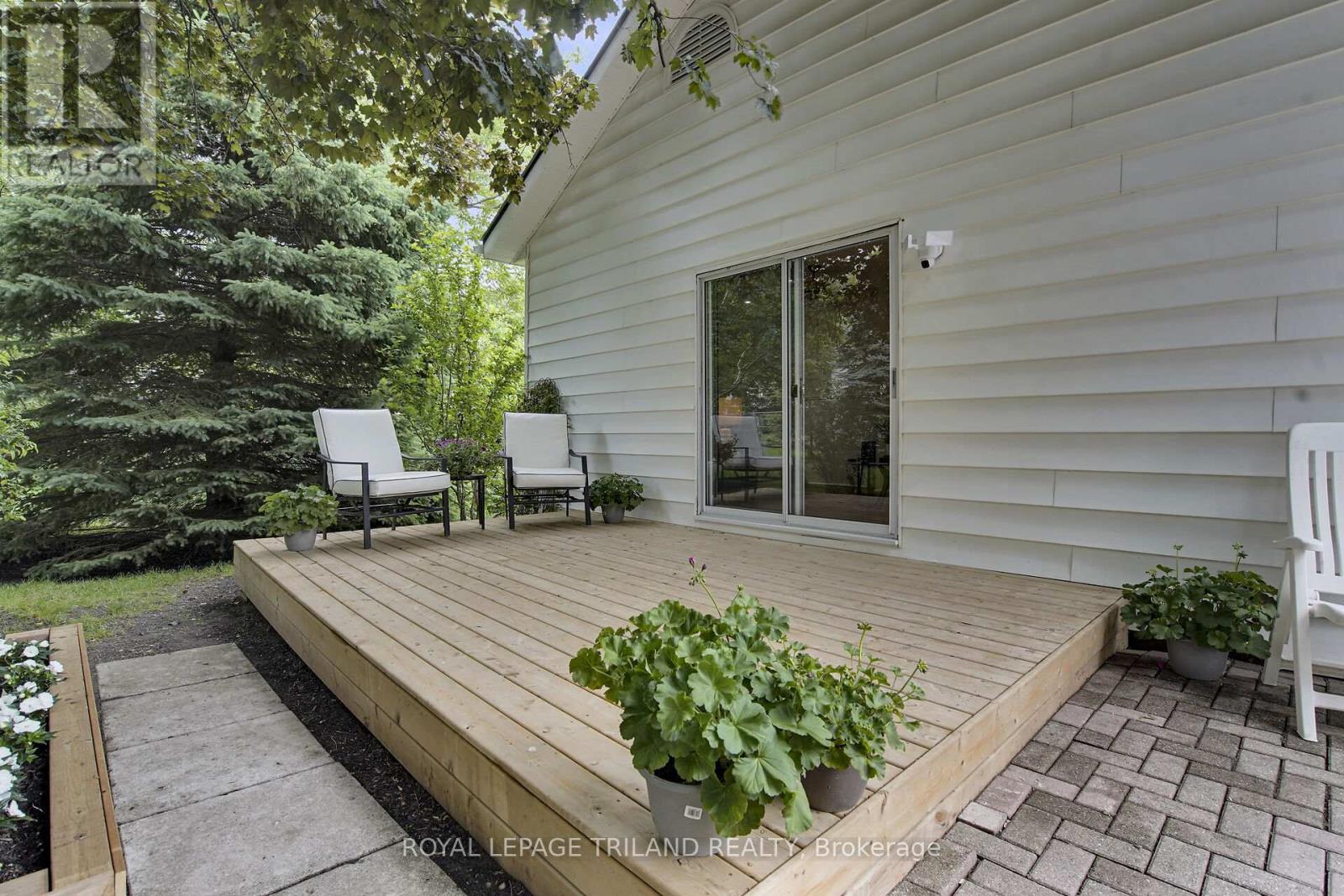 209 Water Street, Lucan Biddulph, Ontario  N0M 2J0 - Photo 23 - X12249756