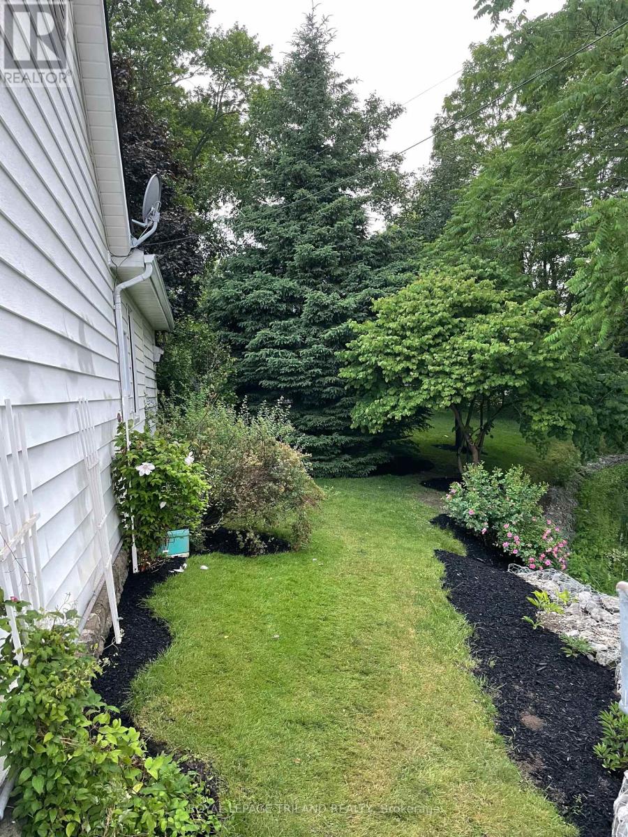 209 Water Street, Lucan Biddulph, Ontario  N0M 2J0 - Photo 38 - X12249756