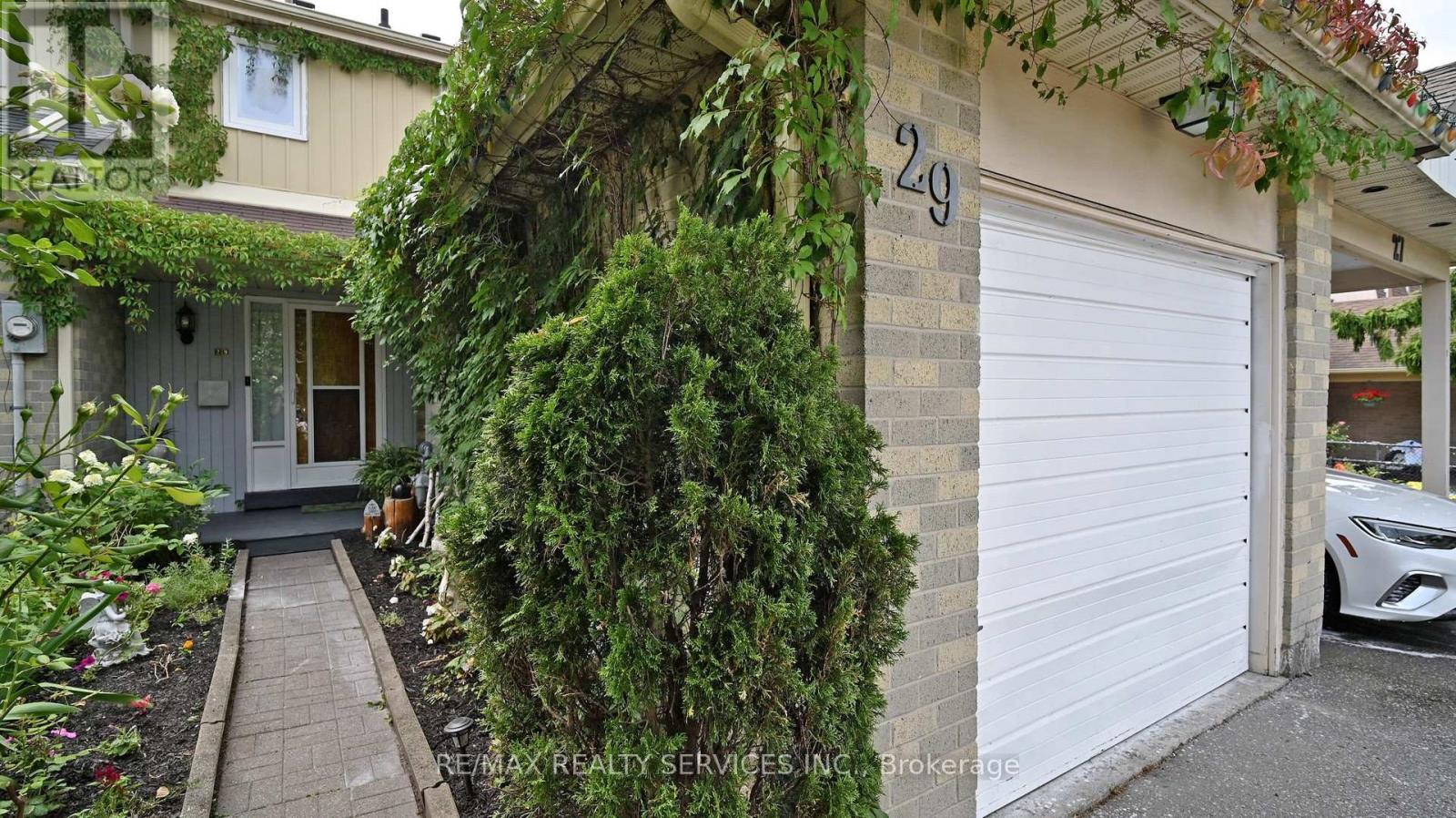 29 PRIMROSE CRESCENT, Brampton, Ontario