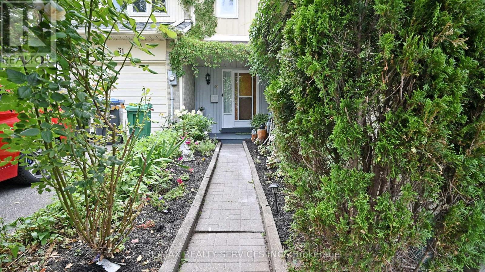 29 Primrose Crescent, Brampton, Ontario  L6Z 1E1 - Photo 6 - W12396531