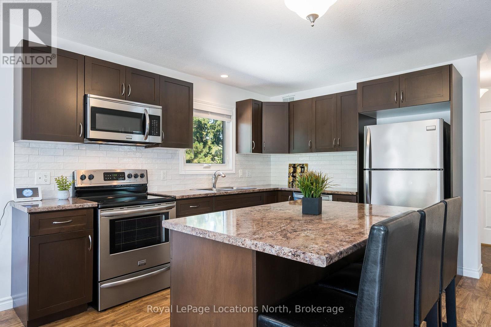796362 Grey 19 Road, Blue Mountains, Ontario  L9Y 0P4 - Photo 6 - X12399146