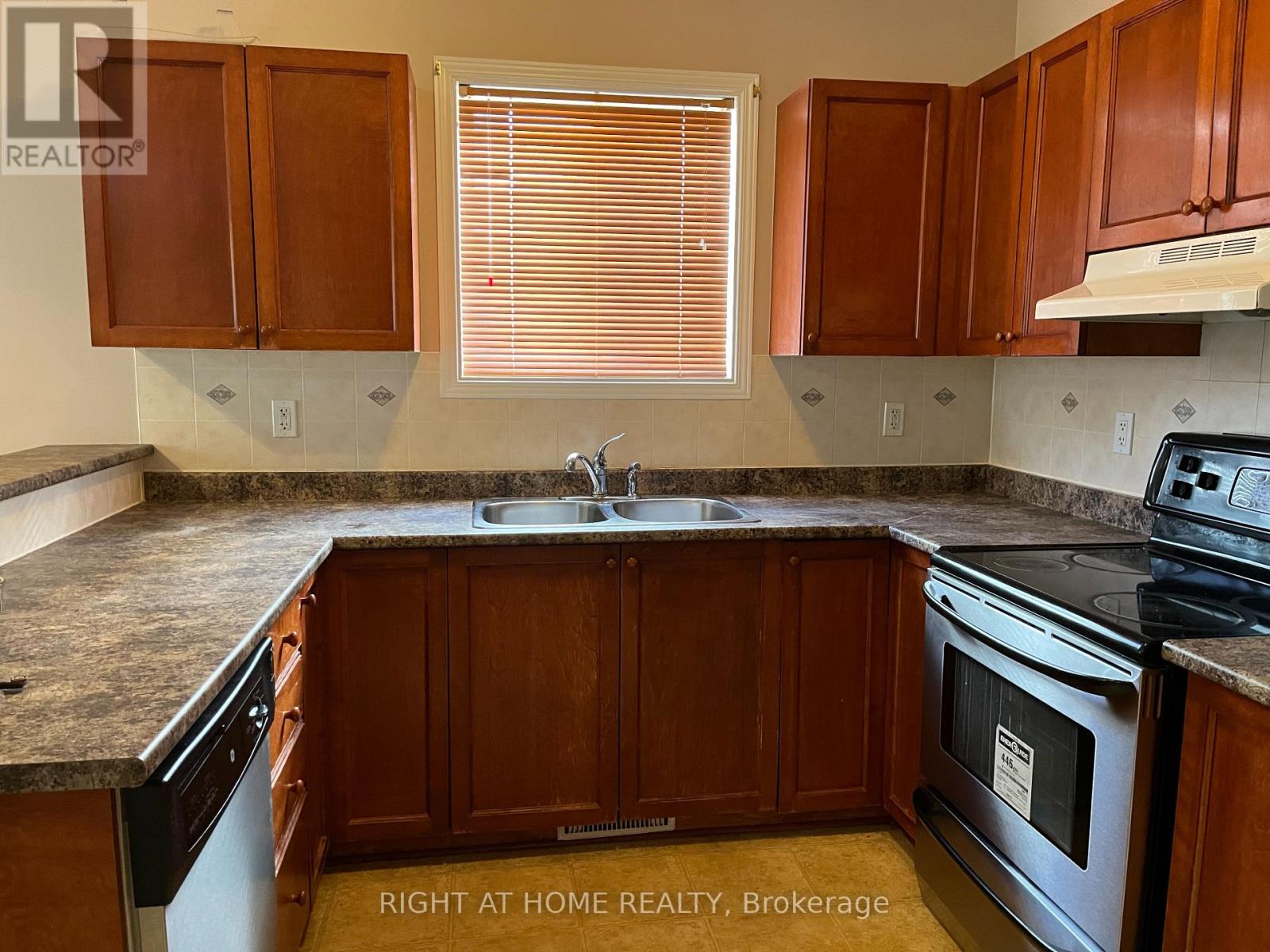 270 Deercroft Avenue, Ottawa, Ontario  K2J 5B8 - Photo 15 - X12399142