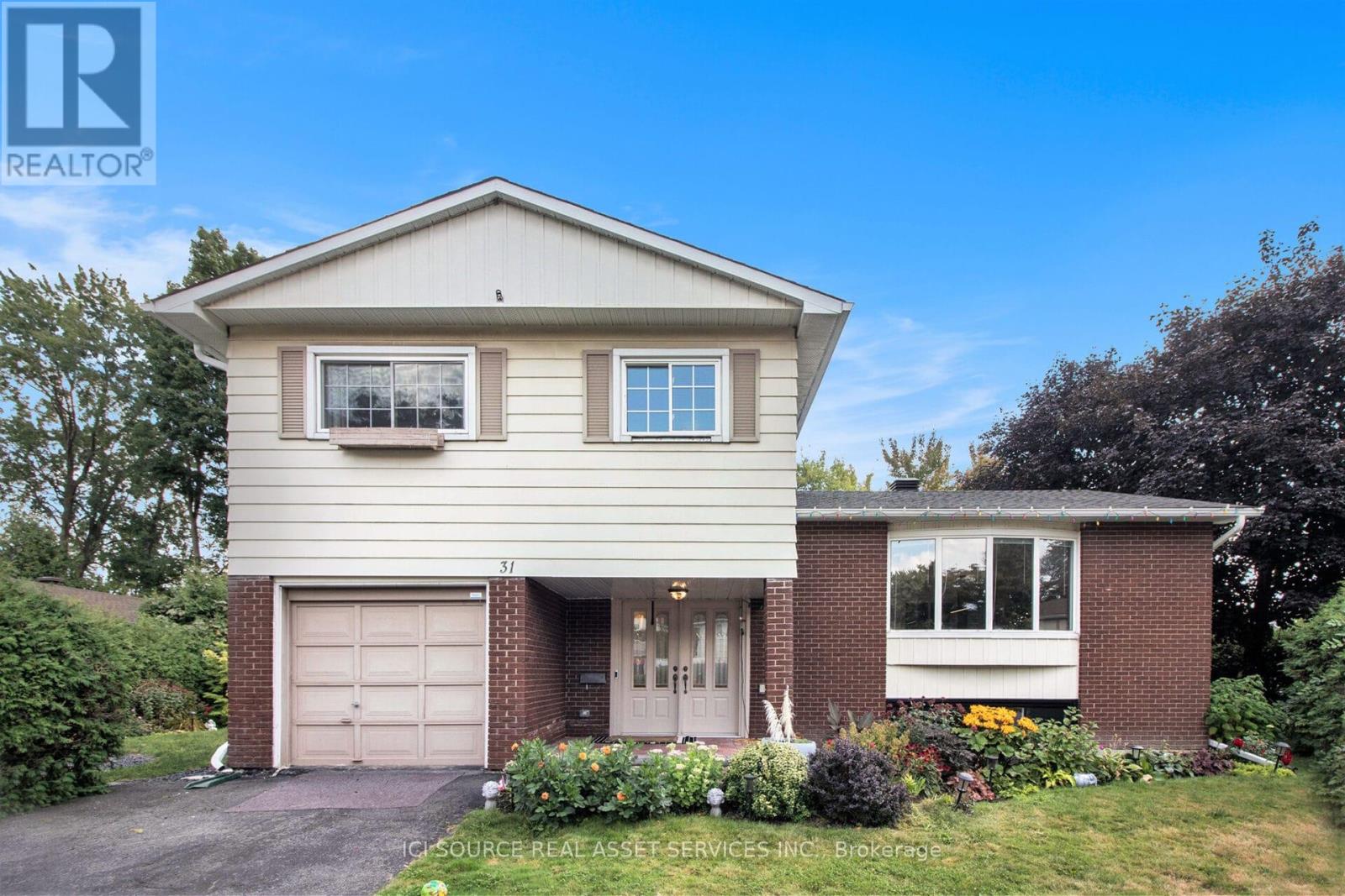 31 WEDGEWOOD CRESCENT, Ottawa, Ontario