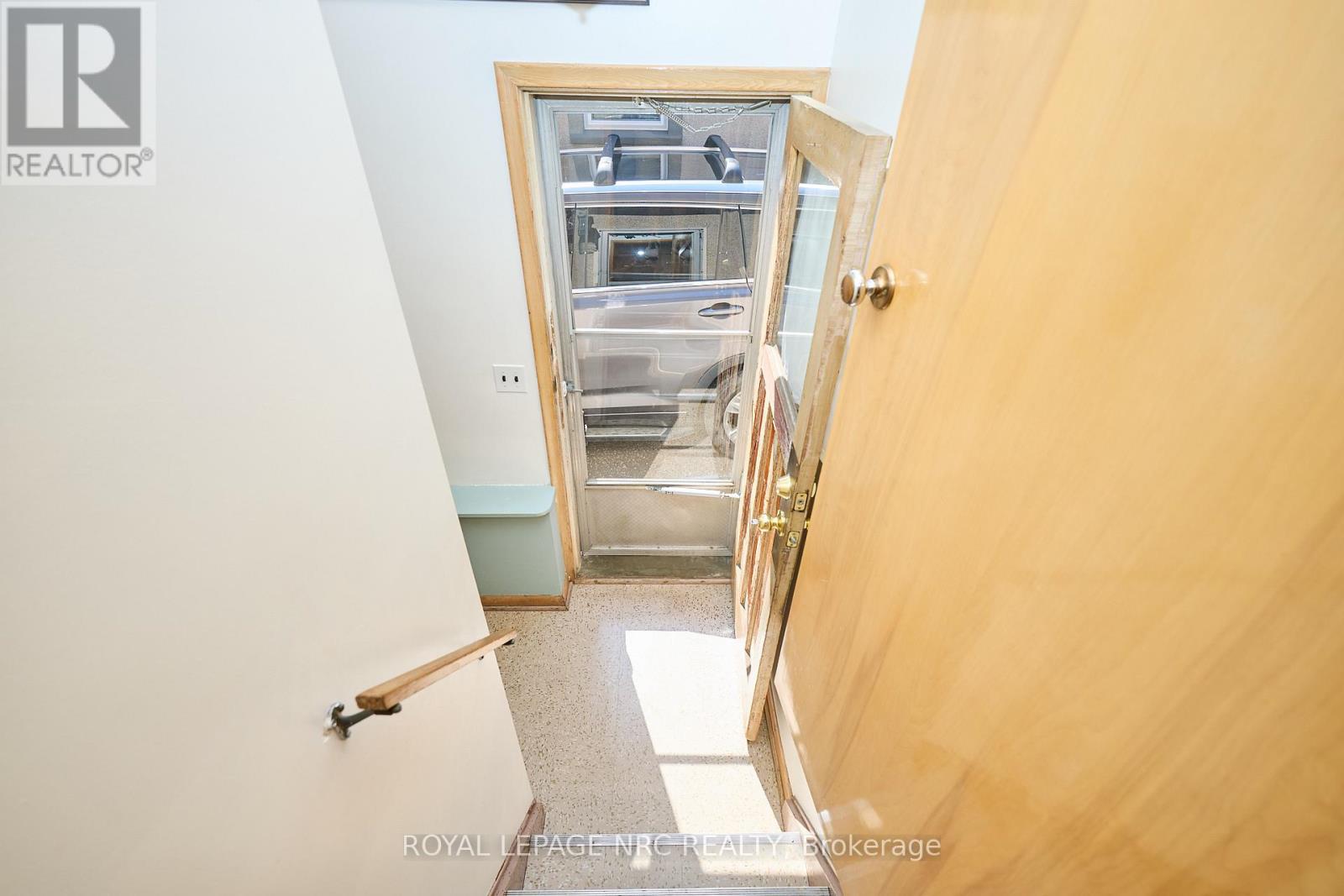 53 Concord Avenue, St. Catharines, Ontario  L2M 5N7 - Photo 16 - X12399136
