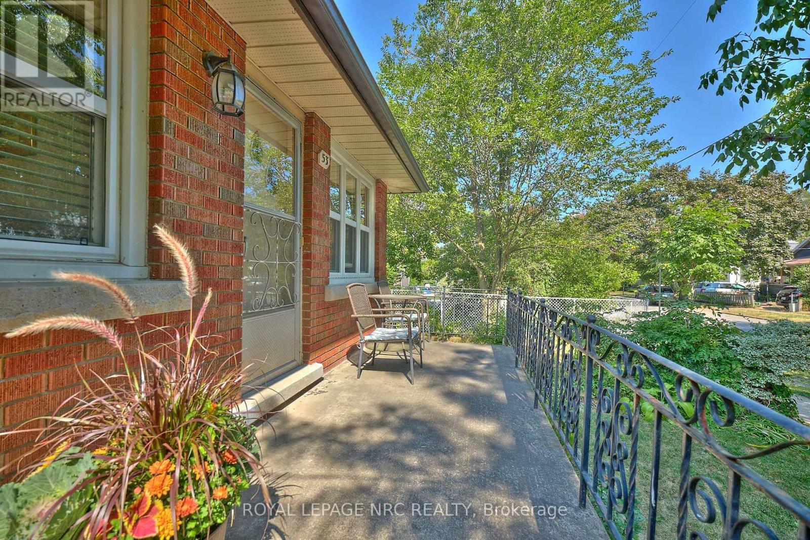 53 Concord Avenue, St. Catharines, Ontario  L2M 5N7 - Photo 4 - X12399136