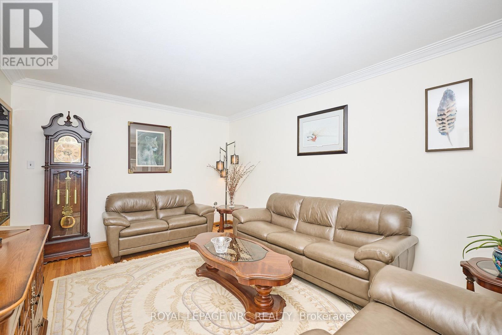 53 Concord Avenue, St. Catharines, Ontario  L2M 5N7 - Photo 6 - X12399136