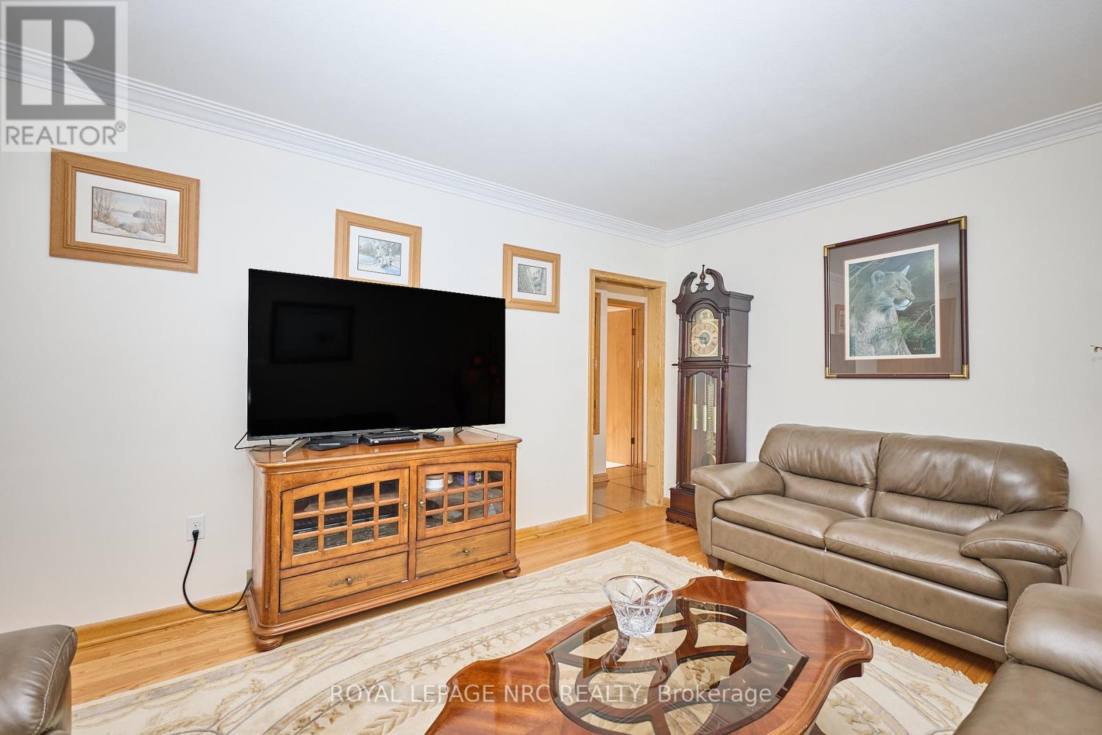 53 Concord Avenue, St. Catharines, Ontario  L2M 5N7 - Photo 7 - X12399136