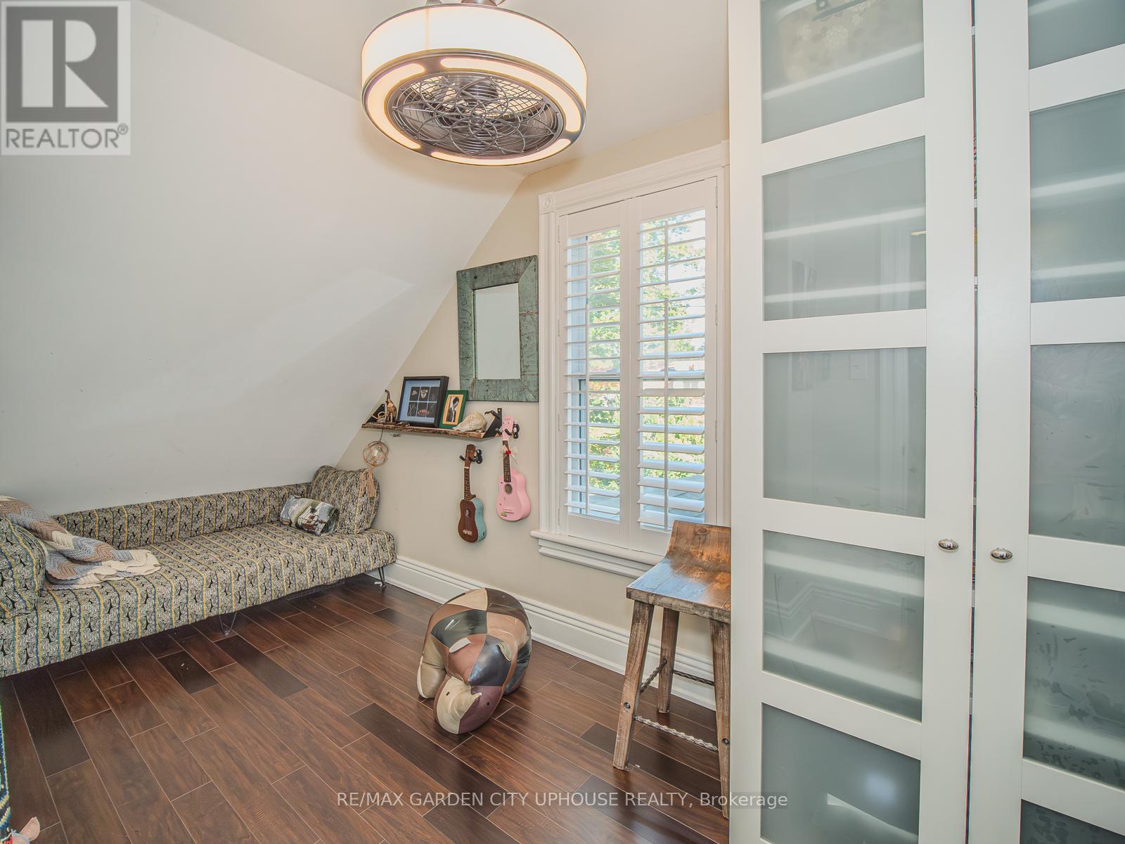 26 Mountain Street, Grimsby, Ontario  L3M 3K1 - Photo 17 - X12399139