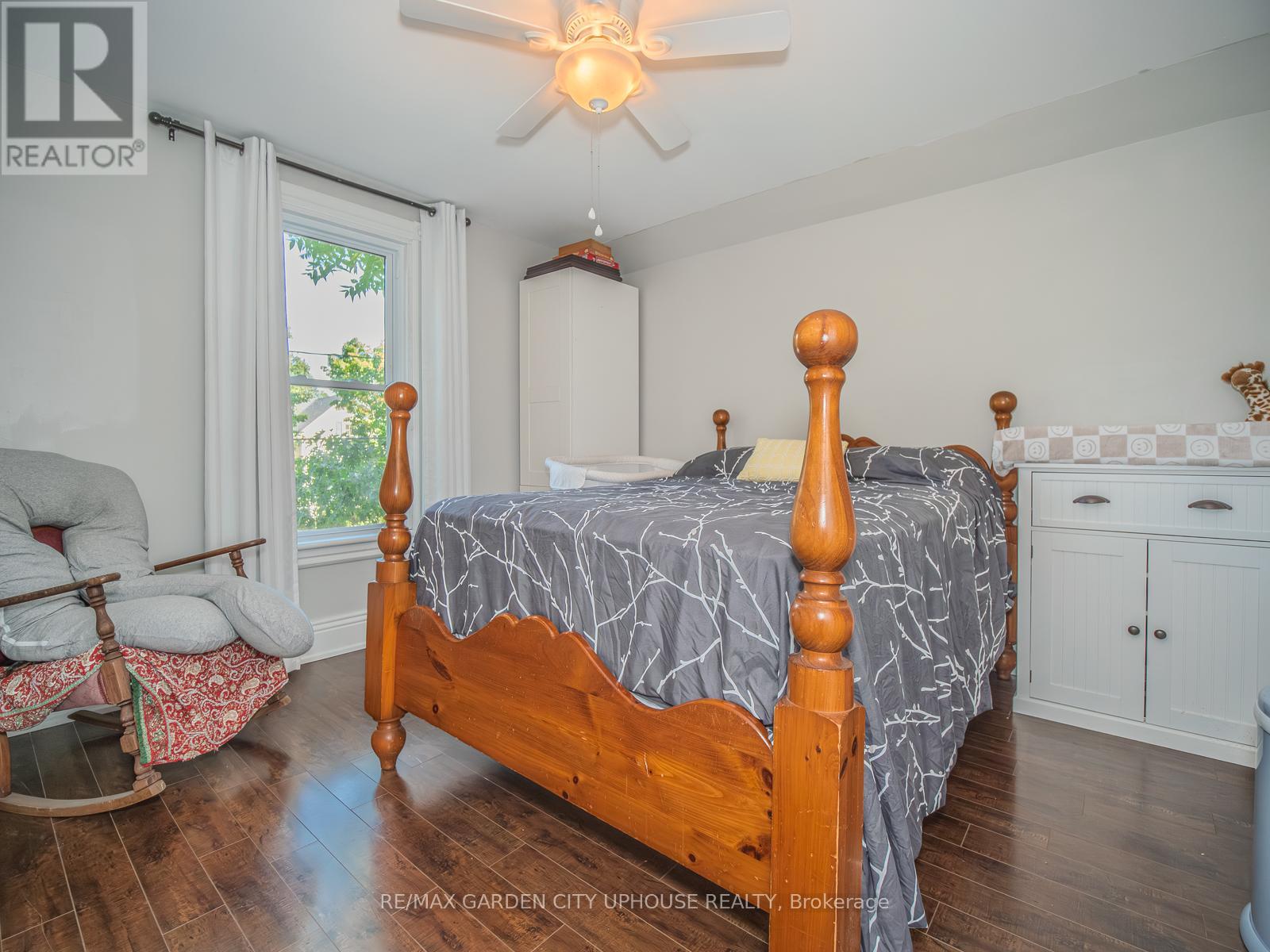 26 Mountain Street, Grimsby, Ontario  L3M 3K1 - Photo 18 - X12399139