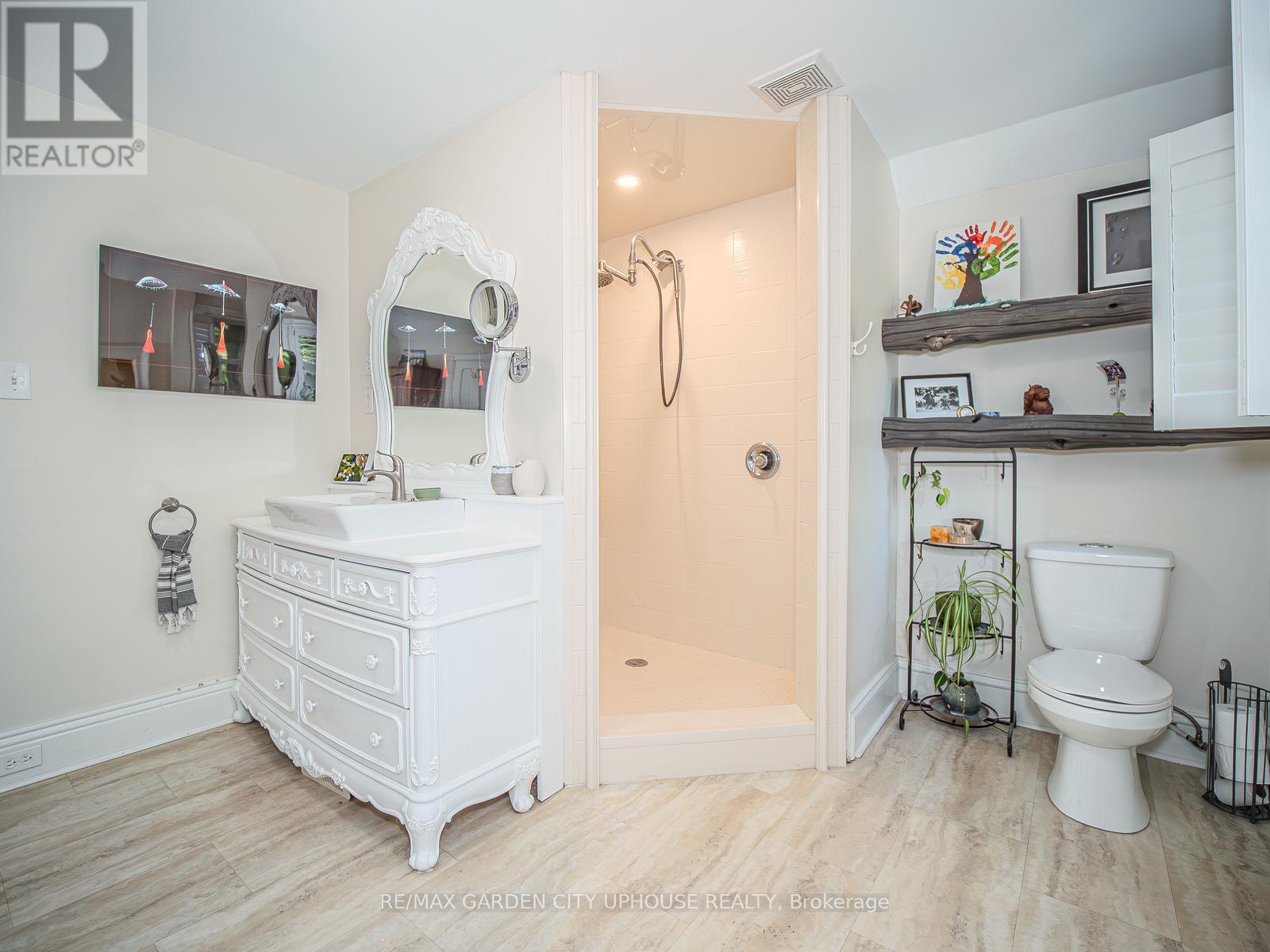 26 Mountain Street, Grimsby, Ontario  L3M 3K1 - Photo 21 - X12399139